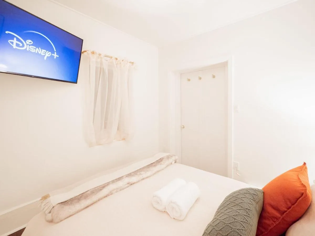 Historical Apartment In Montreal - The Lilibeth